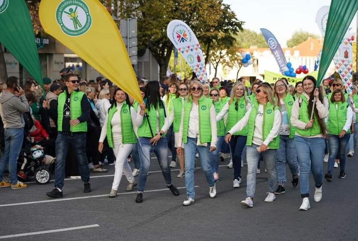 Panevėžio miesto savivaldybės visuomenės sveikatos biuras 519-ojo Panevėžio miesto gimtadienio šventinėje eisenoje